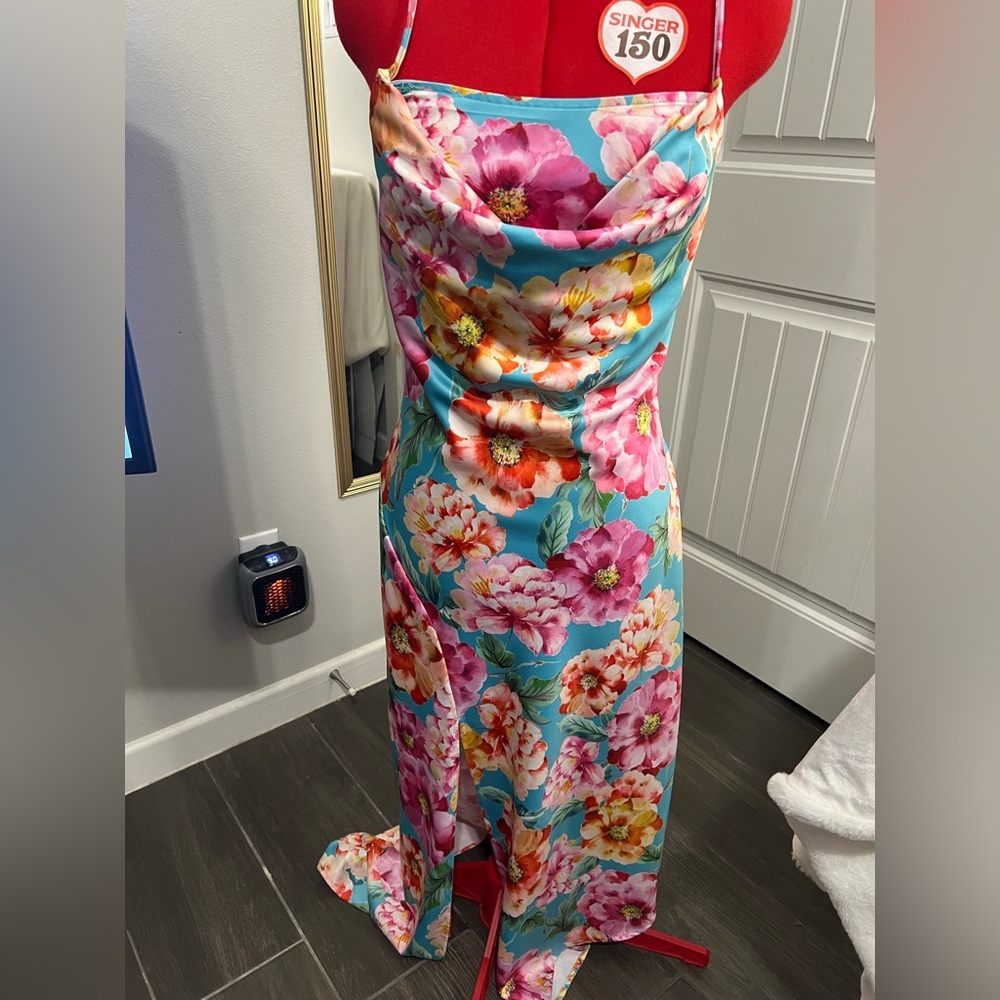 IRIS Floral Gardens Slit Asymmetric Maxi Body-con Dress Women’s size Small - Picture 4 of 16